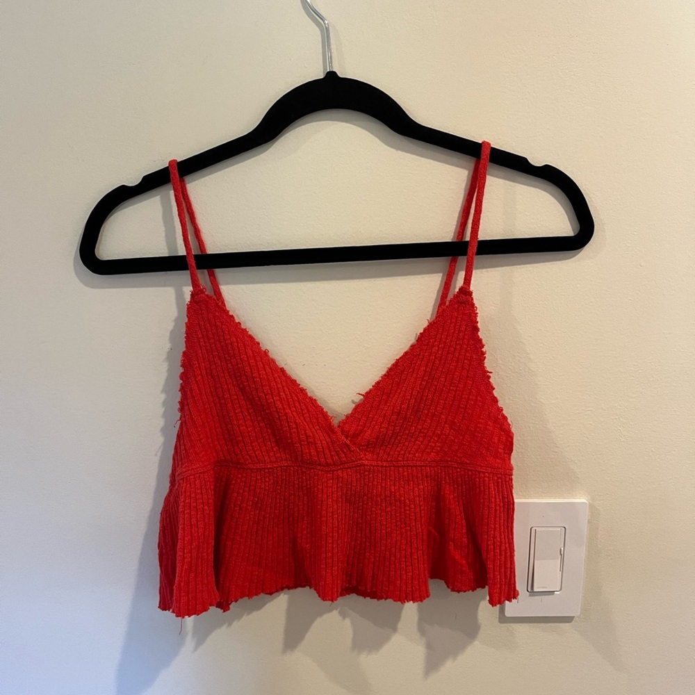 URBAN OUTFITTERS red cropped tank top